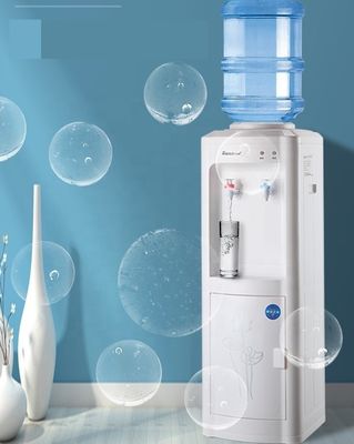 Vertikaler Trinkwasserversorger mit App-gesteuerter Funktion