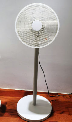 Handelsüblicher Kühlventilator mit drei Windgeschwindigkeiten